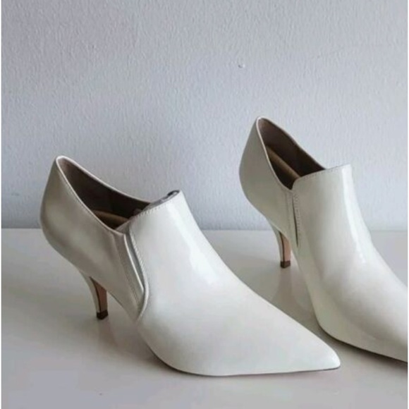White patent leather booties Tory Burch size 7 never worn 💟☑️ - Picture 4 of 6